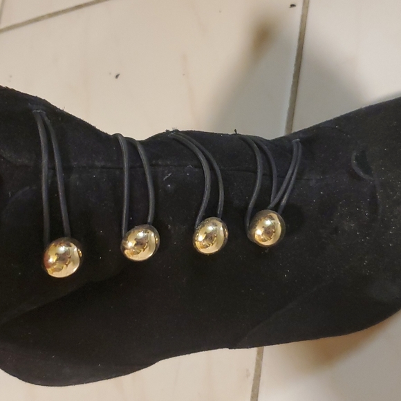 Vince Camuto black booties - Picture 3 of 4
